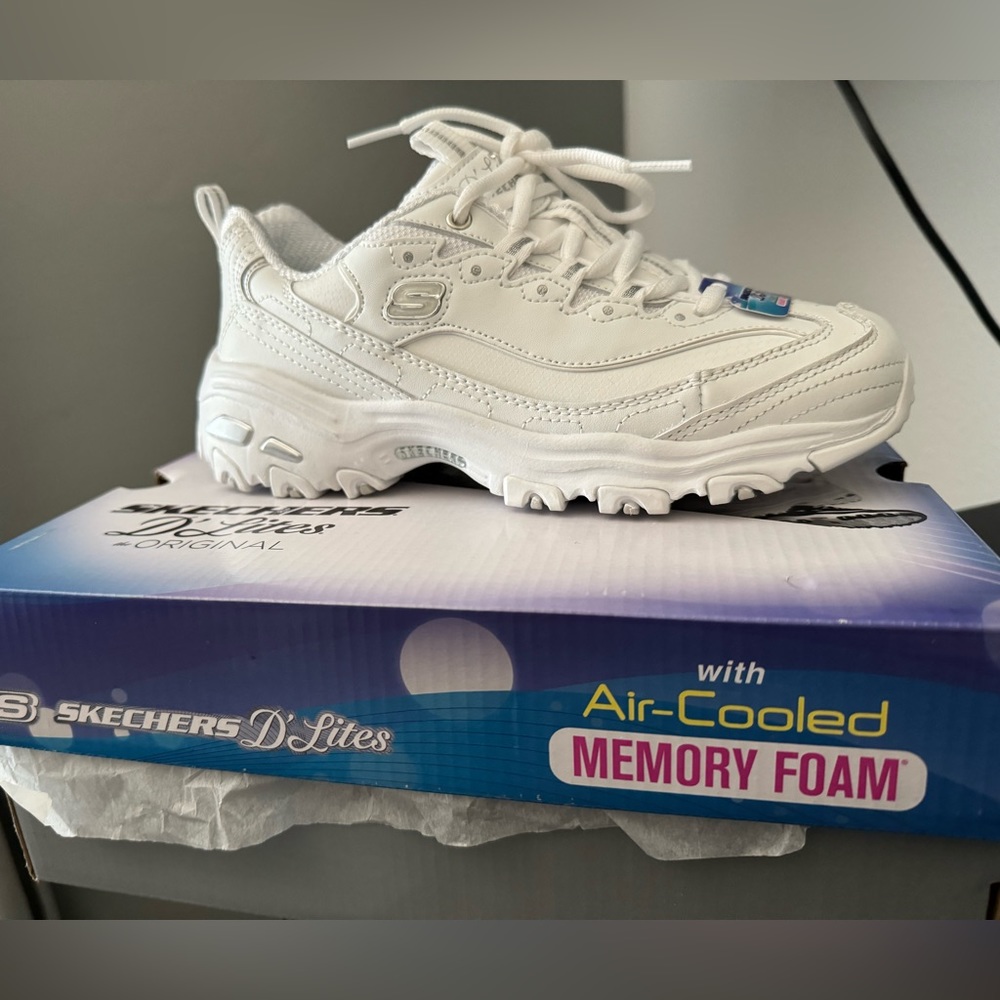 Memory Foam Sketchers D’lites